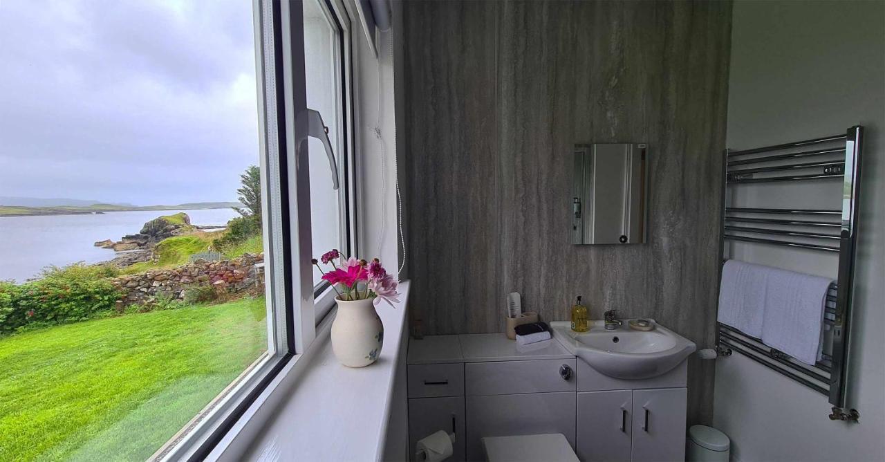 Tigh Beag Na Mara Apartment Roag ภายนอก รูปภาพ
